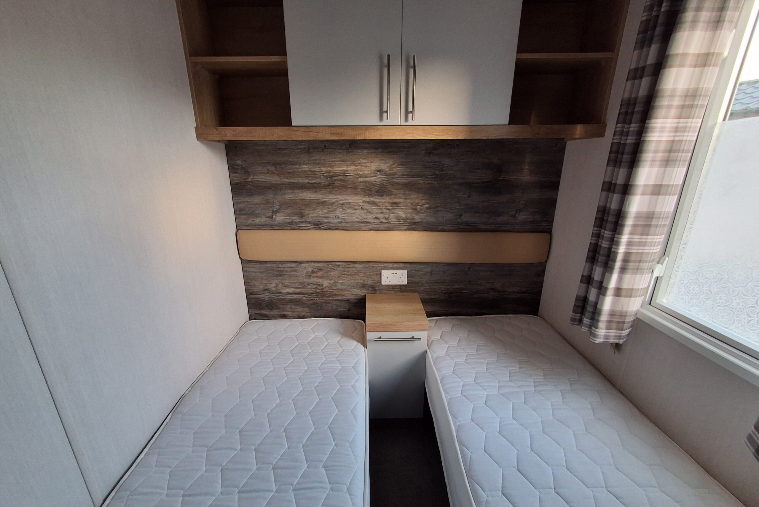 Chestnutt Holiday Parks; Swift Bordeaux Exclusive 2022 u994; Image