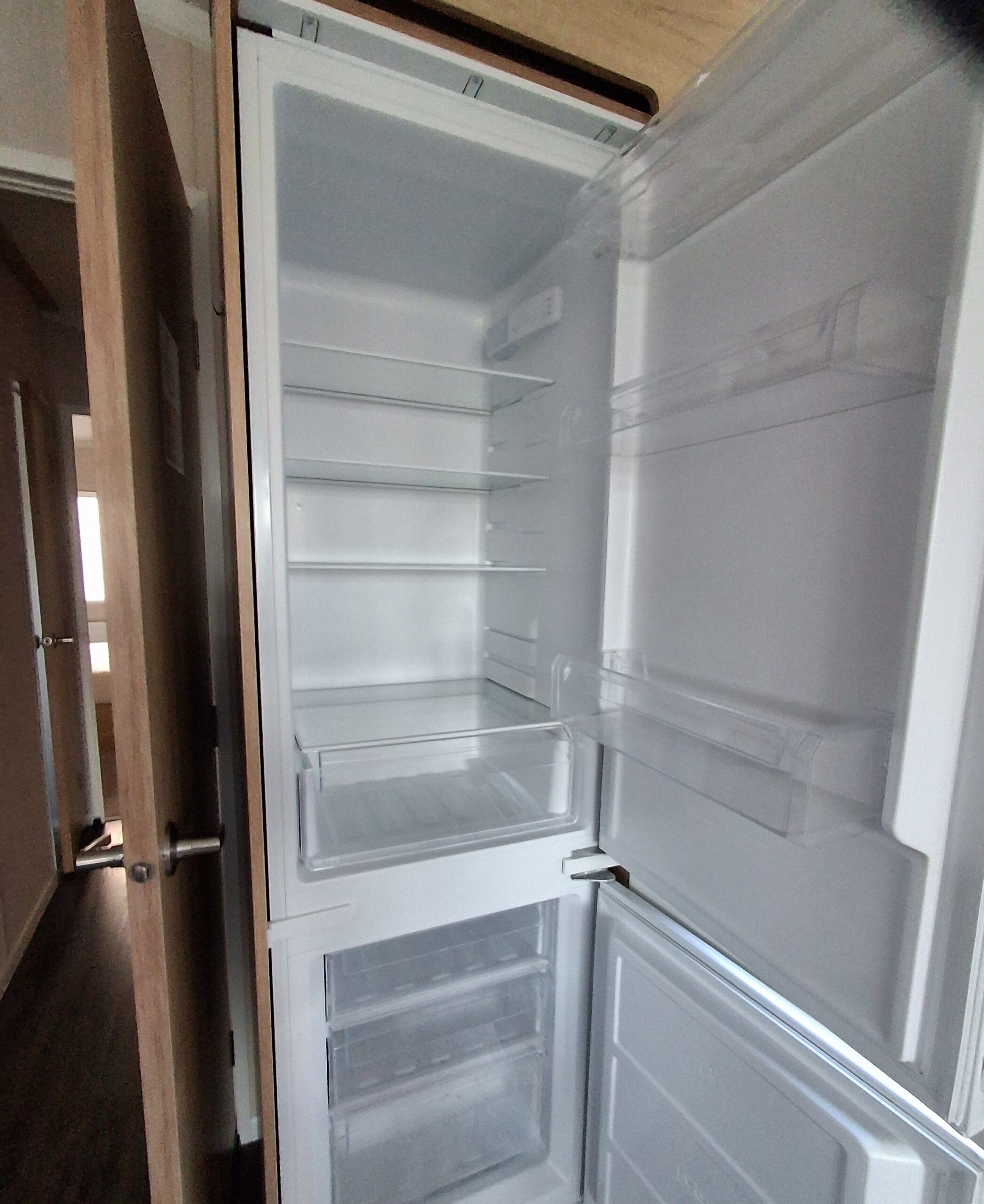 Chestnutt Holiday Parks; Swift Bordeaux Exclusive 2022 u994; Image