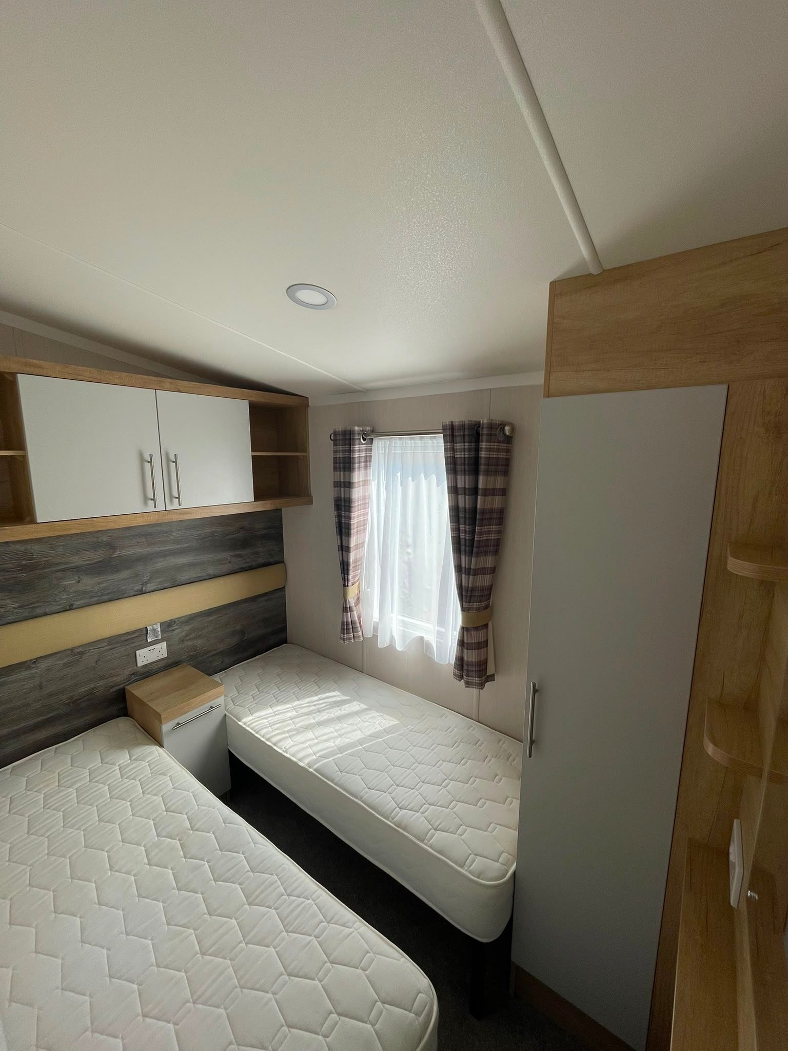 Chestnutt Holiday Parks; Swift Bordeaux Exclusive 2022 u925; Image