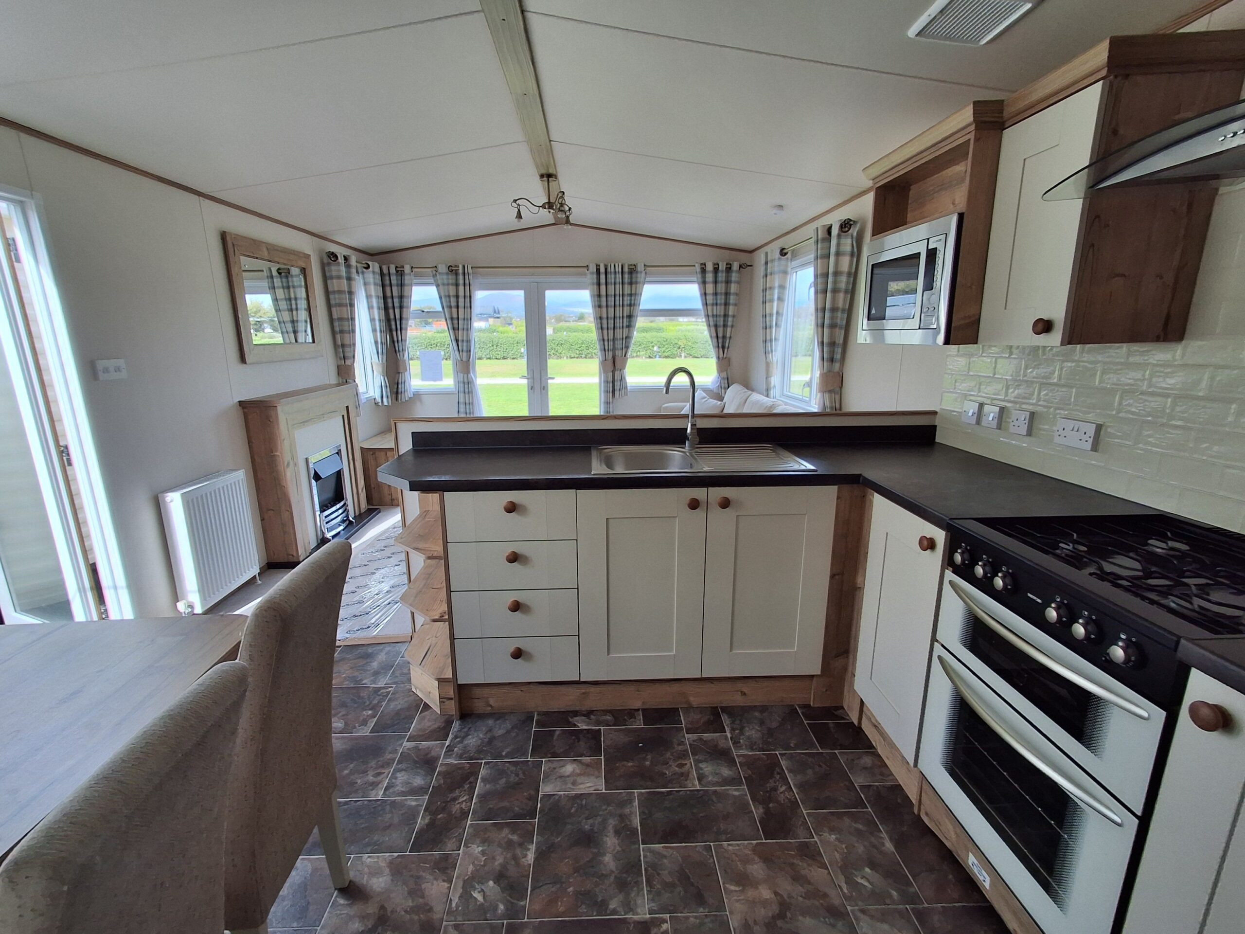 Chestnutt Holiday Parks; ABI Elan 2017 u984; Image