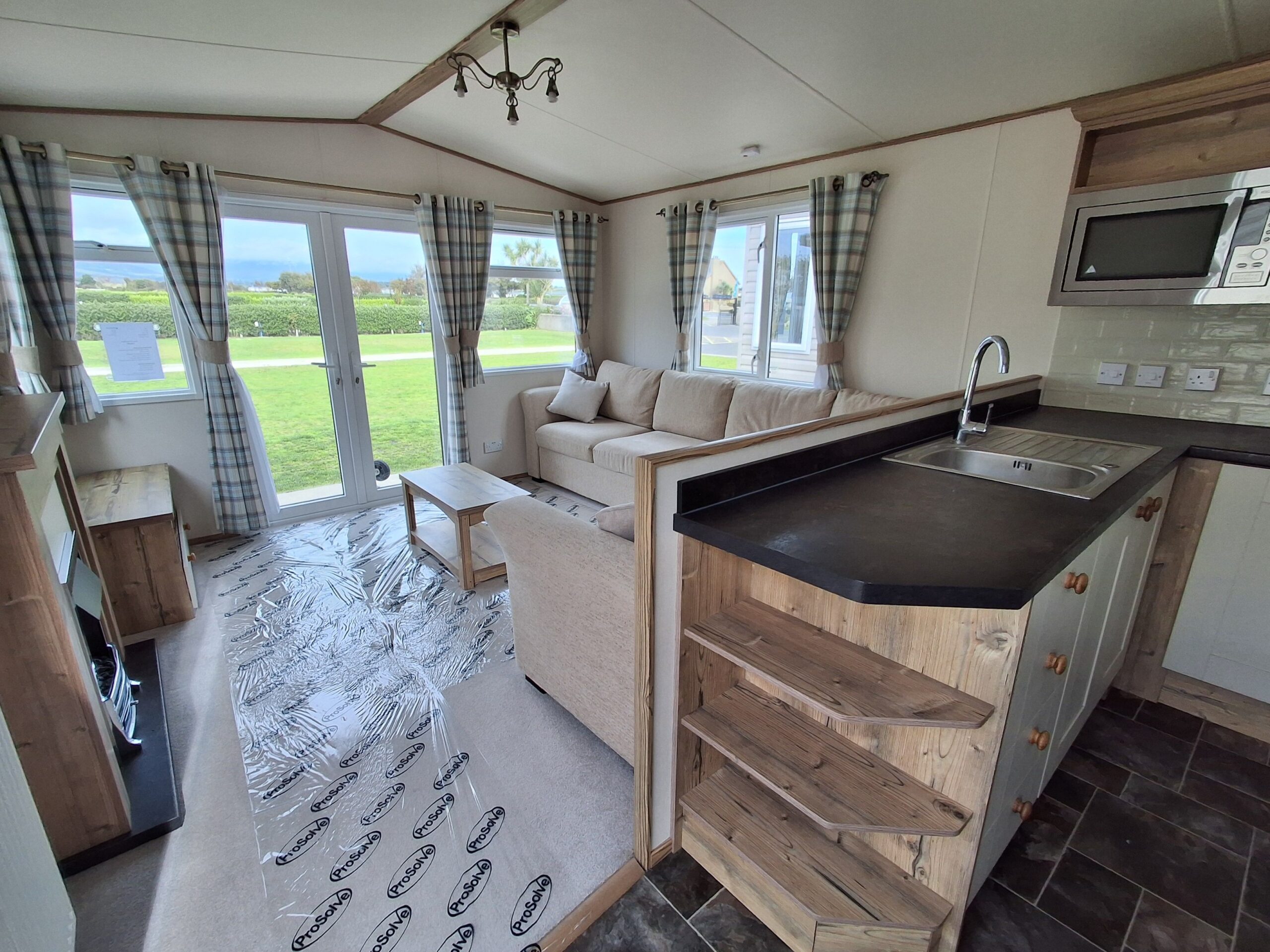 Chestnutt Holiday Parks; ABI Elan 2017 u984; Image