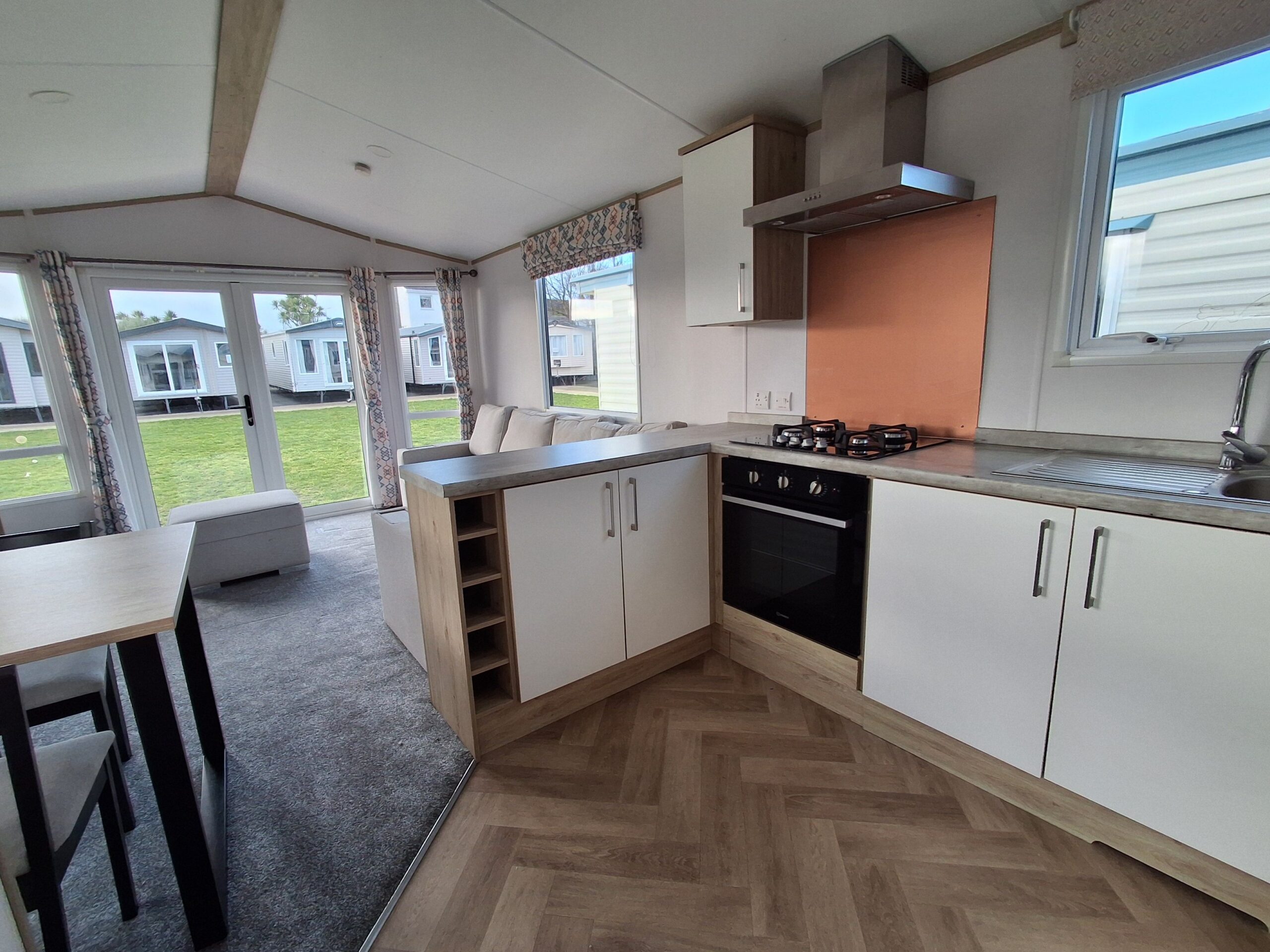 Chestnutt Holiday Parks; Atlas Chorus 5 2022 u995; Image