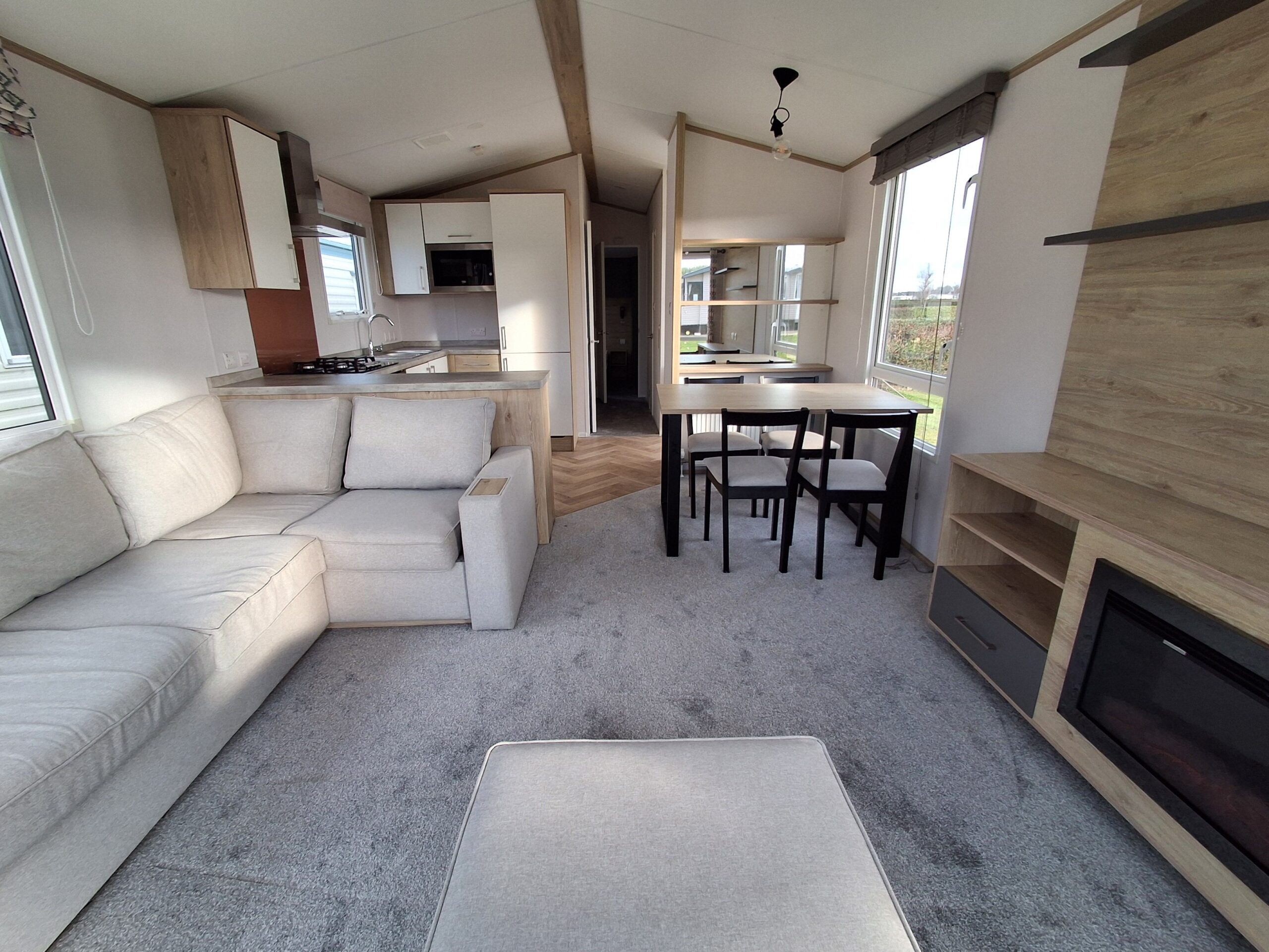 Chestnutt Holiday Parks; Atlas Chorus 5 2022 u995; Image