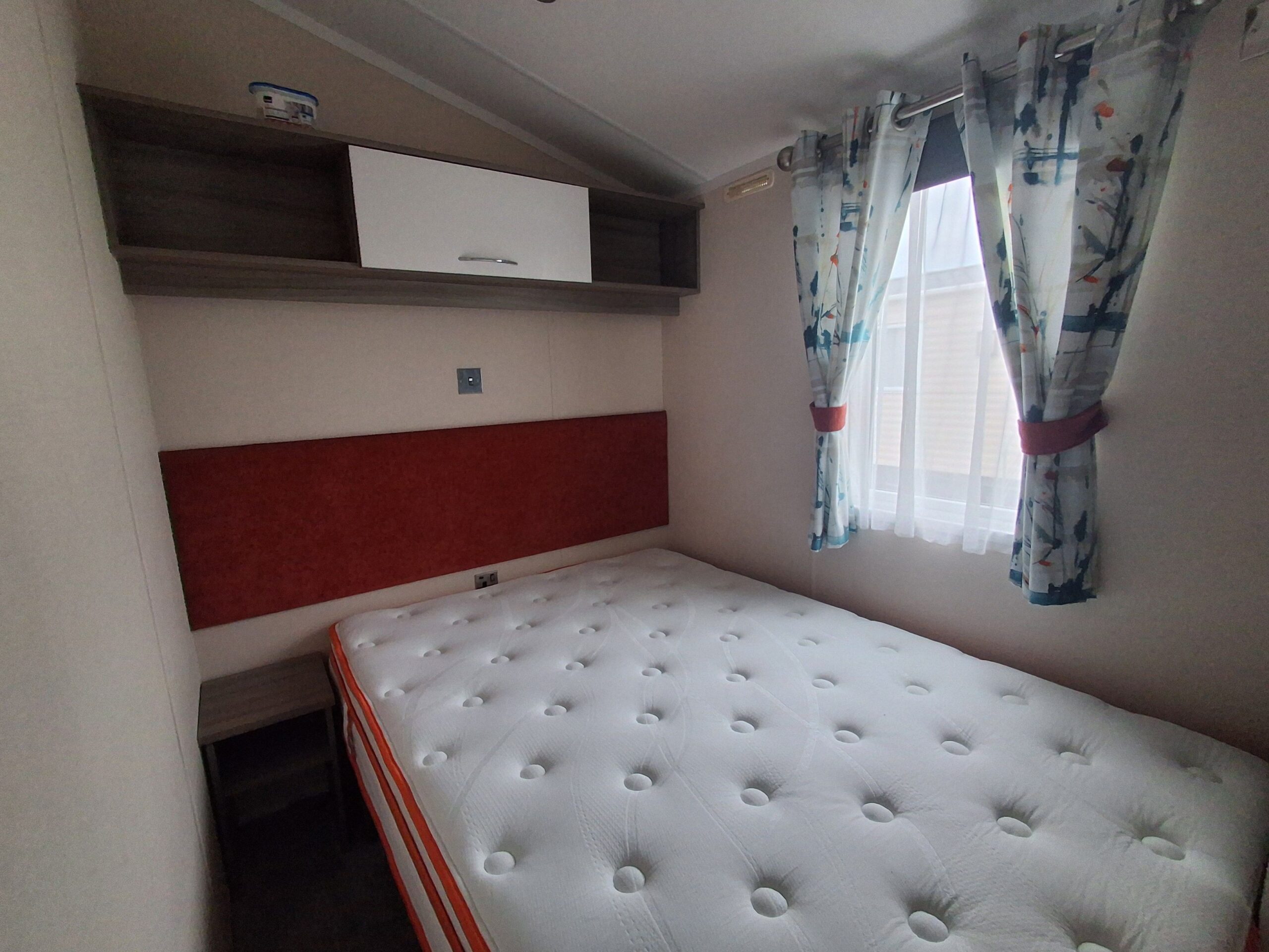 Chestnutt Holiday Parks; Atlas Style PD 2017 u449; Image