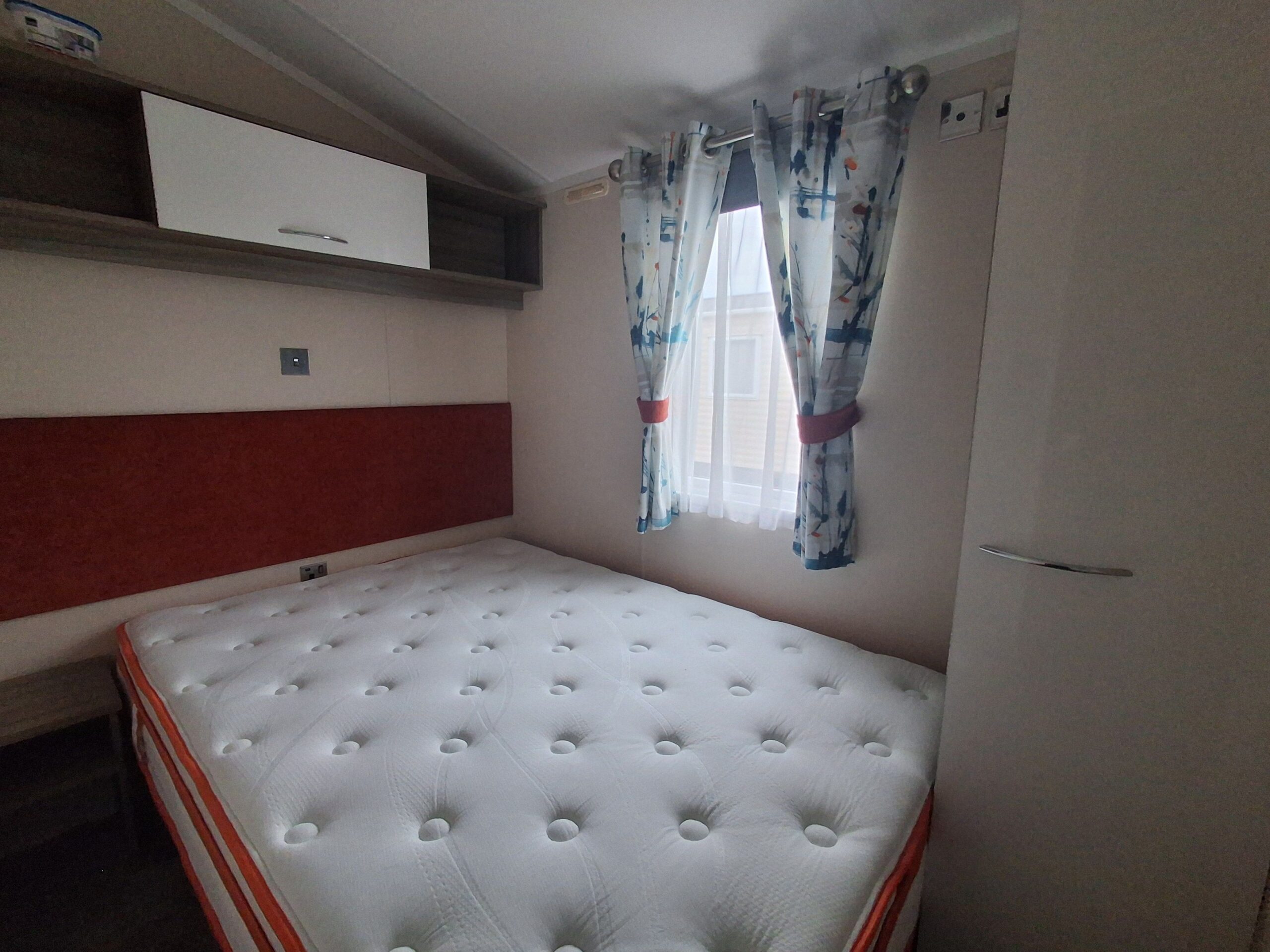 Chestnutt Holiday Parks; Atlas Style PD 2017 u449; Image