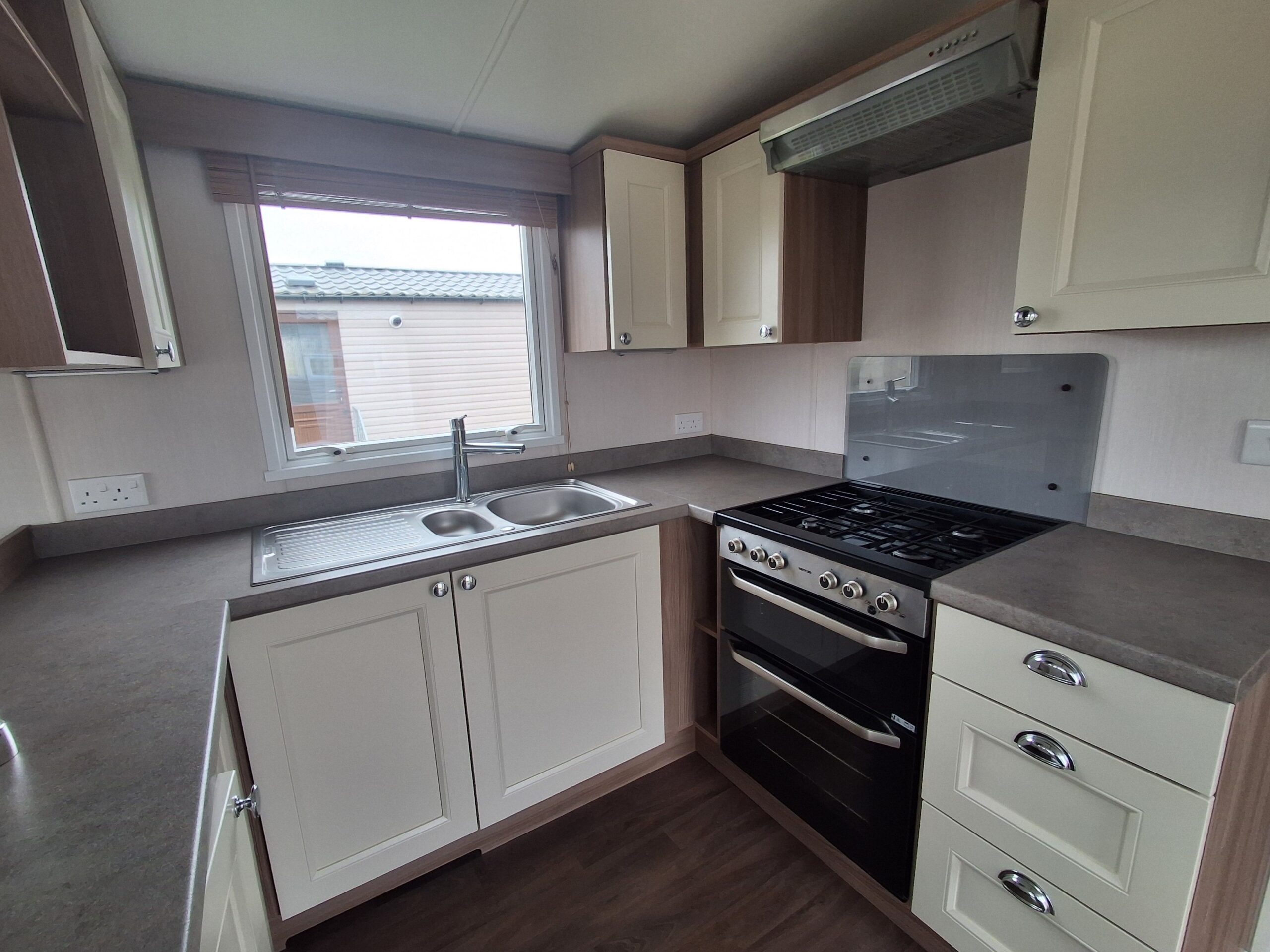 Chestnutt Holiday Parks; Swift Bordeaux Exclusive 2018 u933; Image