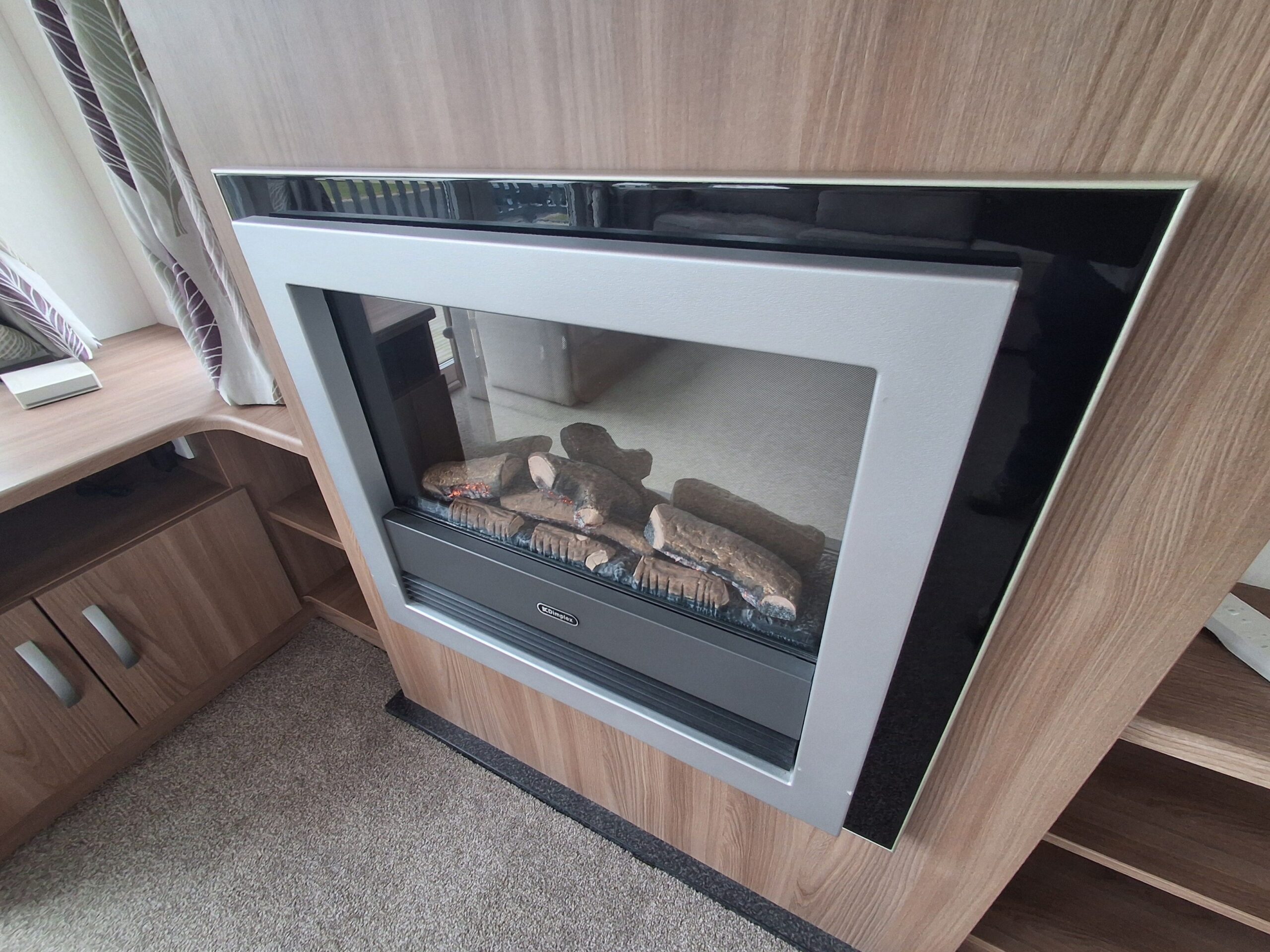 Chestnutt Holiday Parks; Swift Bordeaux Exclusive 2018 u933; Image