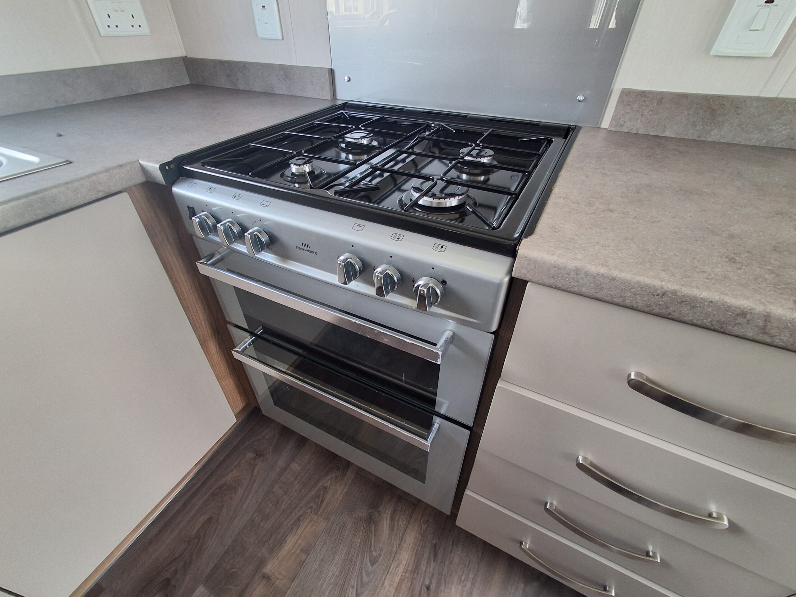 Chestnutt Holiday Parks; Willerby Avonmore 2017 unit 922; Image