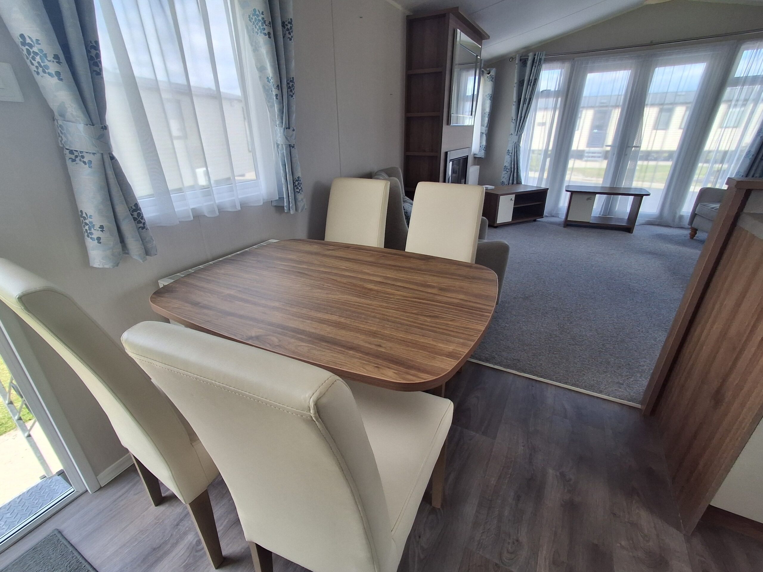 Chestnutt Holiday Parks; Willerby Avonmore 2017 unit 922; Image