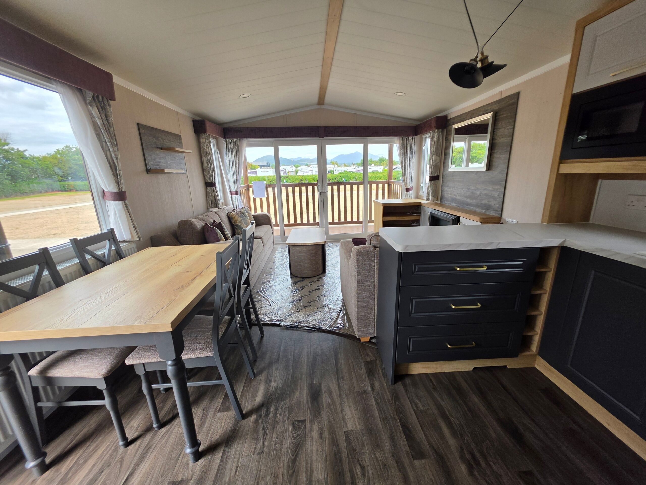 Chestnutt Holiday Parks; Swift Bordeaux Escape 2022 u1004; Image