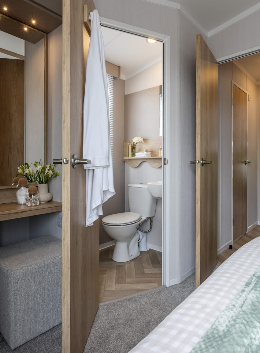 Chestnutt Holiday Parks; Swift Burgundy 2027; Image