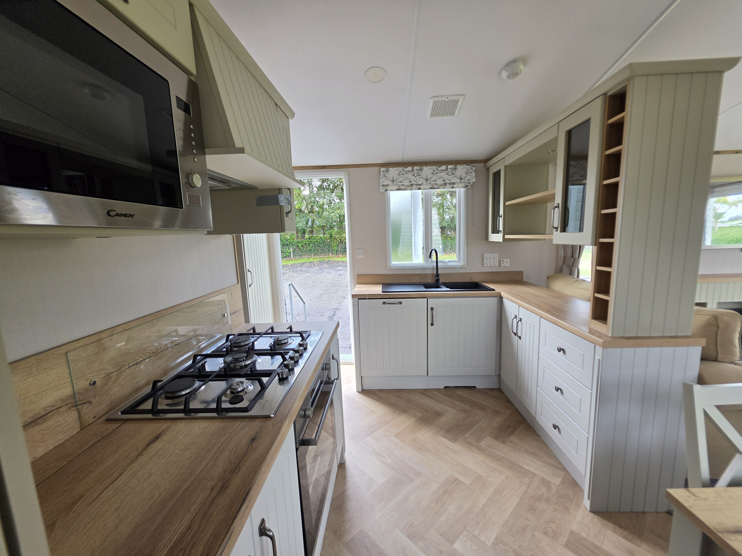 Chestnutt Holiday Parks; Atlas Debonair 2023 9 unit 1010; Image